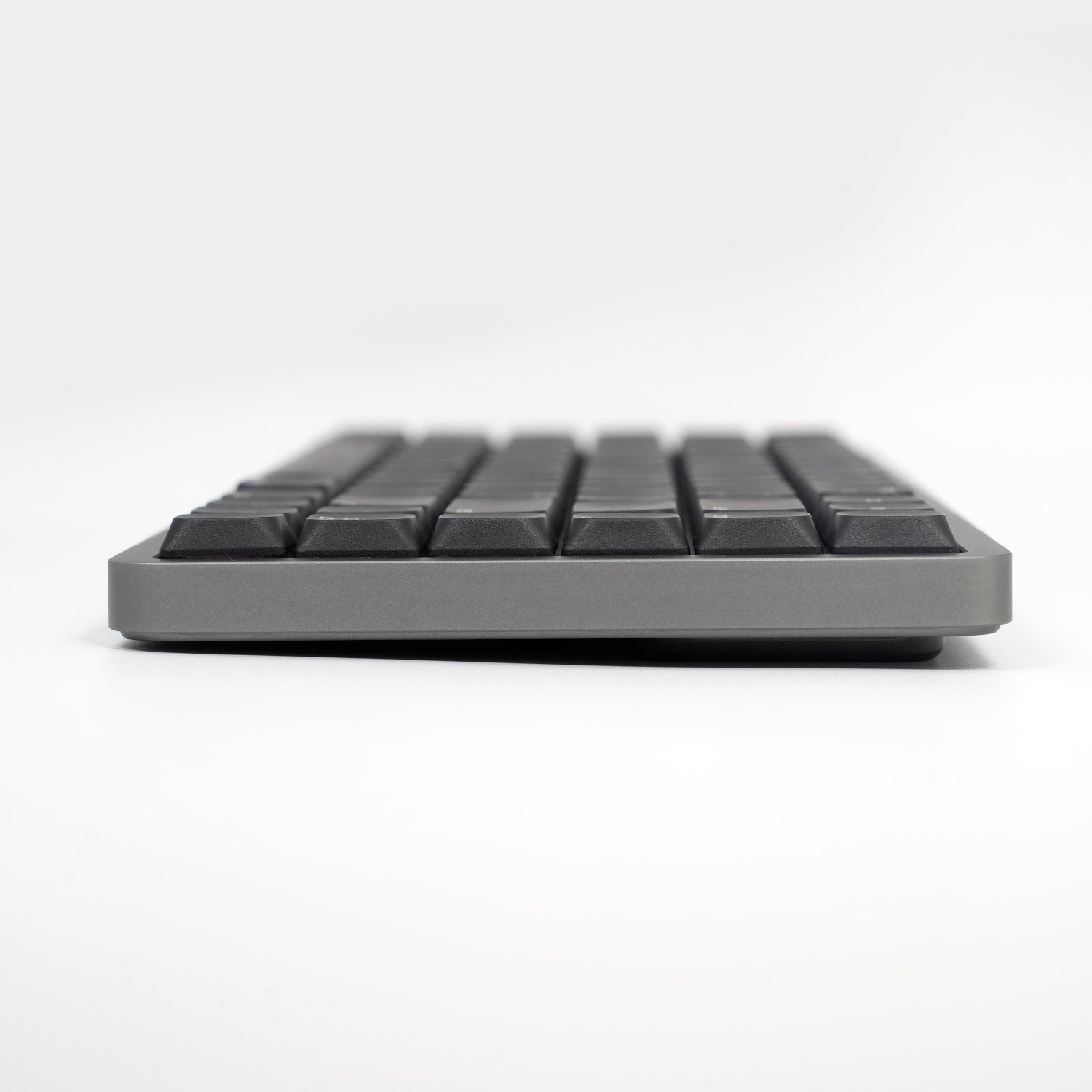 Akko Air 01 Low Profile Mechanical Keyboard Gray Right Side Details
