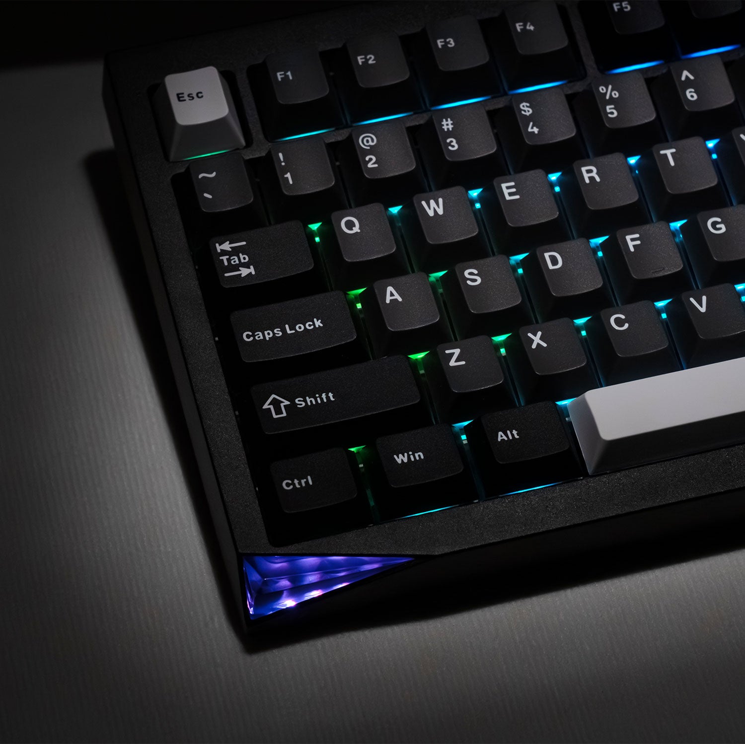 Akko-Mineral-02-Black-Silver-Details