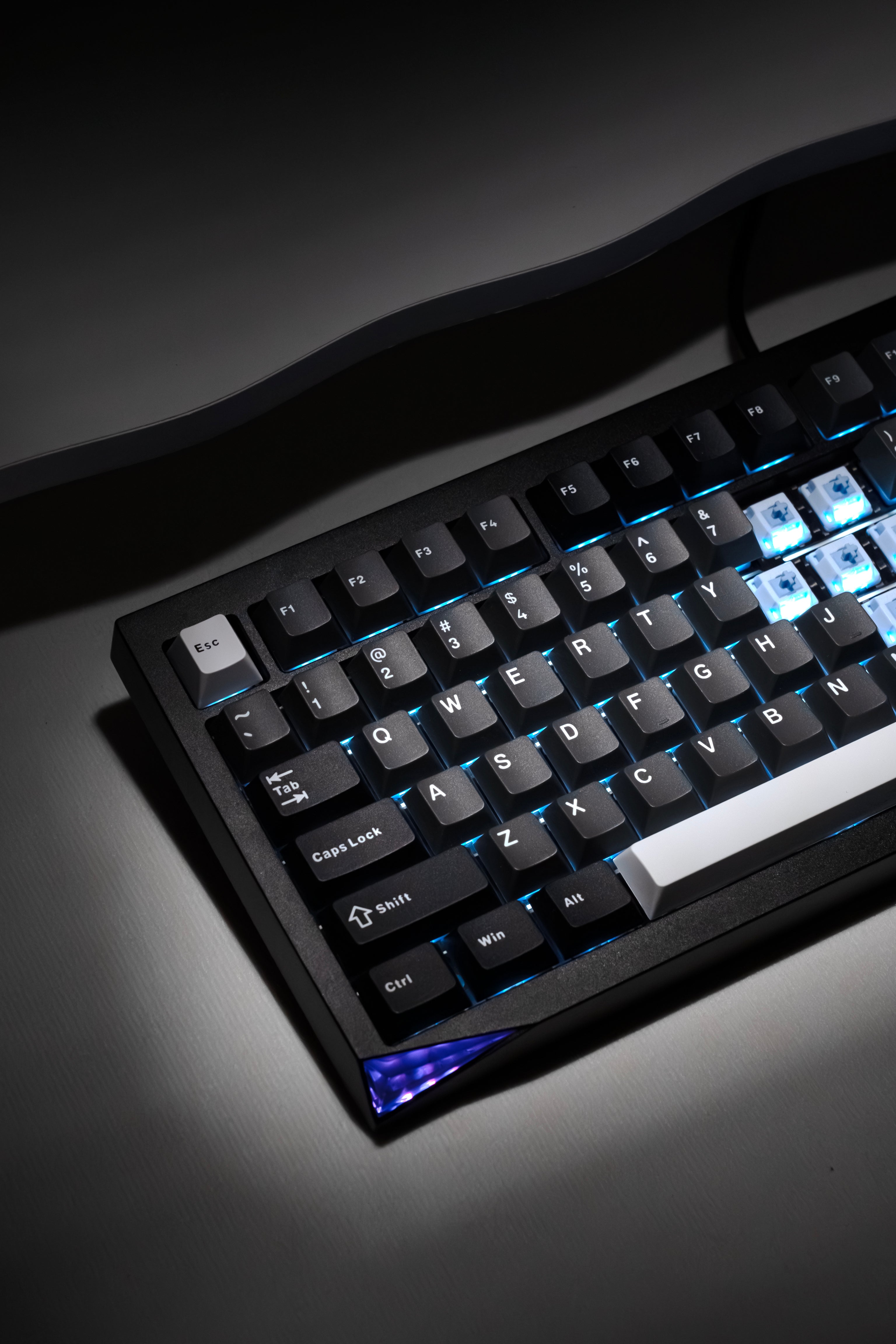 Akko-Mineral-02-VIA-DIY-Kit-Mode-Corner Backlit