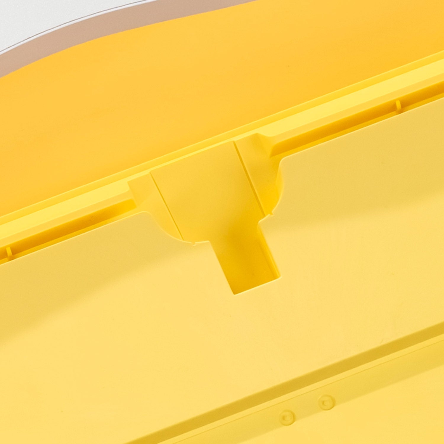 Akko Dudu and Bubu 5108B Yellow Plug Details